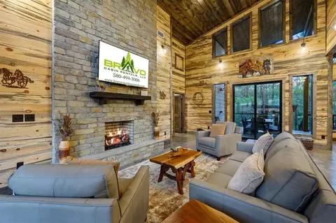 529 Split Log Trl, Broken Bow, OK 74728 photo 8
