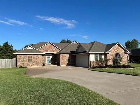 11743 Black Jack Cir, Guthrie, OK 73044