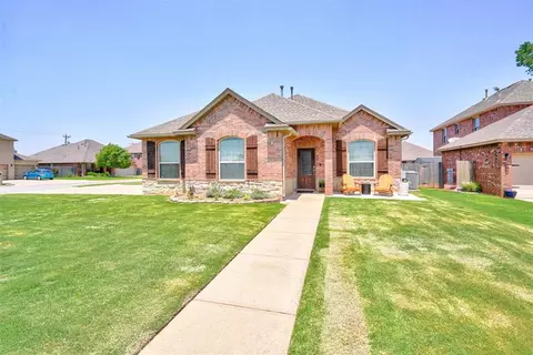 11125 SW 43rd Cir, Mustang, OK 73064