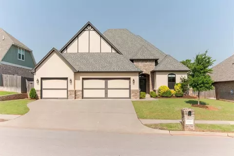 2401 Bretton Ln, Edmond, OK 73012