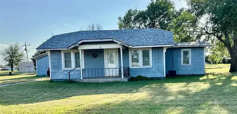 221 N Chicksaw Ave, Duke, OK 73532