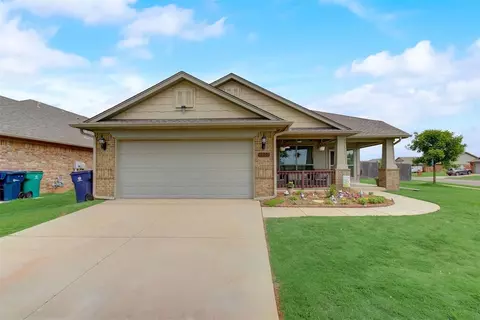 13301 SW 3rd St, Yukon, OK 73099