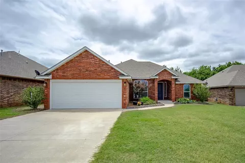 4640 Rosewood Ct, Noble, OK 73068
