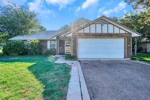 202 S Hughes Dr, Blair, OK 73526