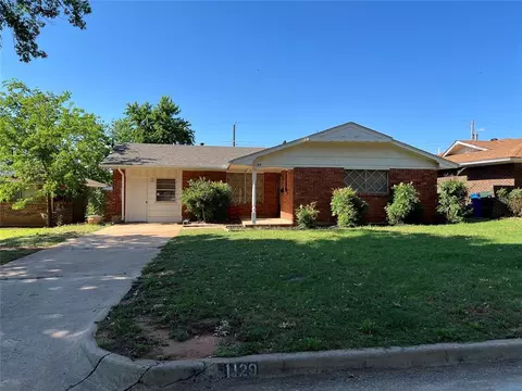 1129 Live Oak Dr, Midwest City, OK 73110
