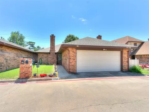 1704 Lionsgate Cir, Bethany, OK 73008
