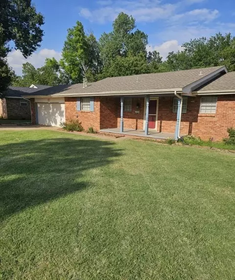 1812 Kings Rd, Edmond, OK 73013