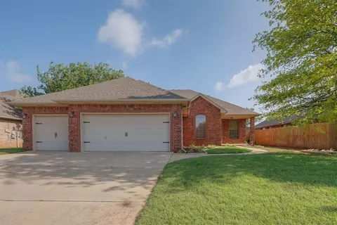 1665 Strayfox Xing, Edmond, OK 73012