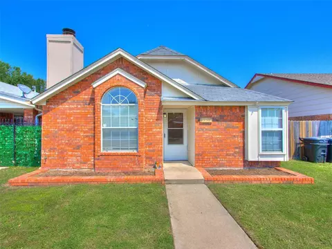 2130 Lakecrest Dr, Moore, OK 73170 photo 2
