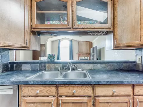 2130 Lakecrest Dr, Moore, OK 73170 photo 15