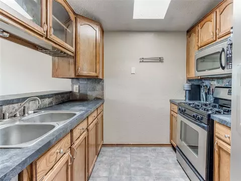 2130 Lakecrest Dr, Moore, OK 73170 photo 13