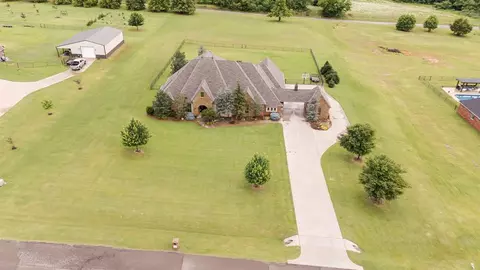 3612 Blue Stem Dr, Tuttle, OK 73089 photo 2