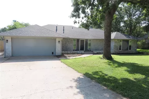5404 Bonney Dr, Edmond, OK 73034