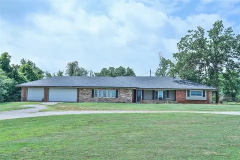 19020 SE 29th St, Harrah, OK 73045