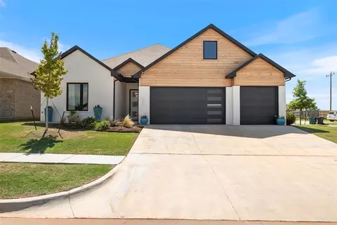 15933 Capri Ln, Edmond, OK 73013
