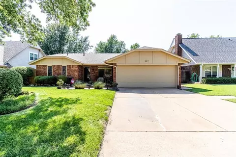 317 S Avery Dr, Moore, OK 73160
