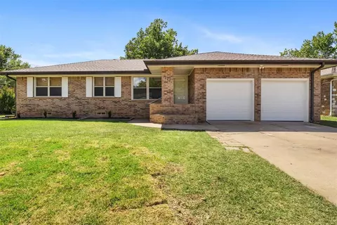 10401 Sunnymeade Pl, Oklahoma City, OK 73120