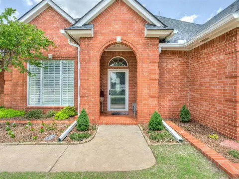 1609 Churchill Rd, Yukon, OK 73099