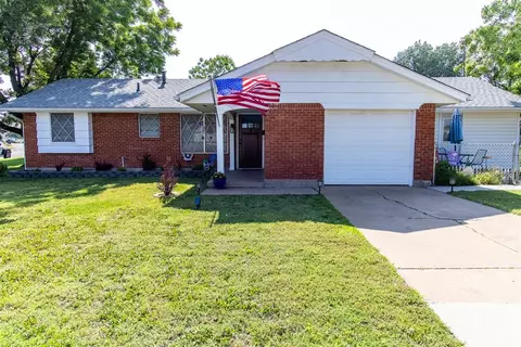 317 S Telephone Rd, Moore, OK 73160