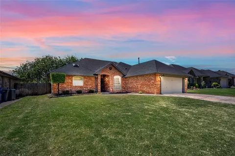 1704 Stepping Stone Trl, Edmond, OK 73013