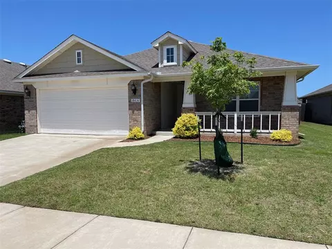 18632 Cantar Dr, Edmond, OK 73012