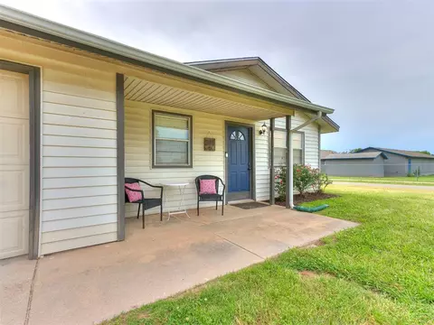 301 N 6th St, Noble, OK 73068
