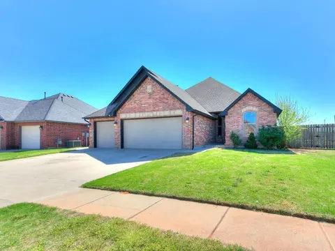 2305 Wheatfield Ave, Yukon, OK 73099
