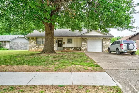 136 Mount Vernon, Norman, OK 73071