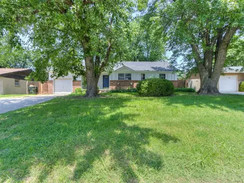 1329 E Robinson St, Norman, OK 73071 photo 1