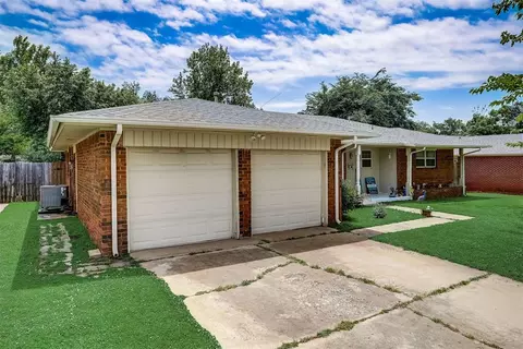 310 Kimberling Dr, Moore, OK 73160
