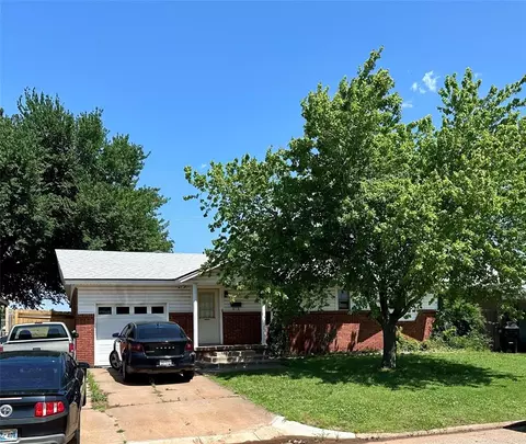 1106 N Nail Pkwy, Moore, OK 73160