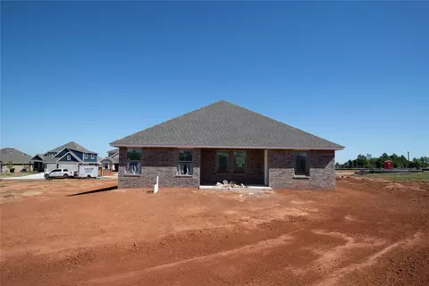 3021 Crossover Ct, Moore, OK 73160 photo 2