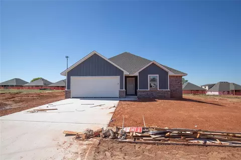 3021 Crossover Ct, Moore, OK 73160