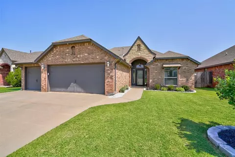 8213 NW 158 St, Edmond, OK 73013