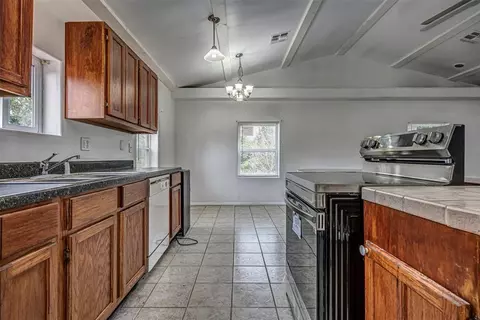 310 E Fortune St, Coyle, OK 73027 photo 11
