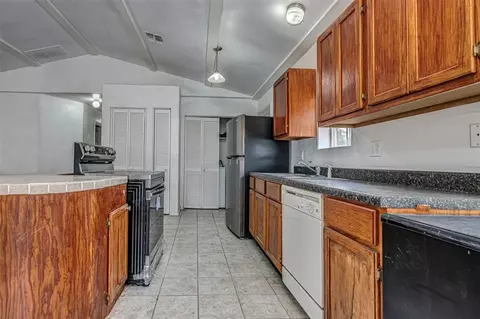 310 E Fortune St, Coyle, OK 73027 photo 8