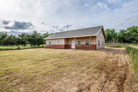 310 E Fortune St, Coyle, OK 73027 photo 3
