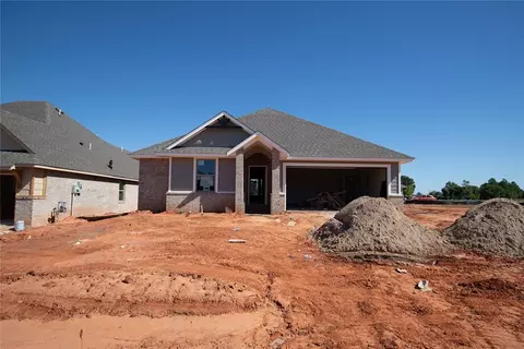 3024 Crossover Ct, Moore, OK 73160 photo 2