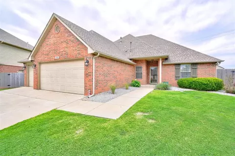 17501 Sparrow Hawk Ln, Edmond, OK 73012