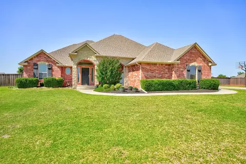 12617 SW 54th St, Mustang, OK 73064