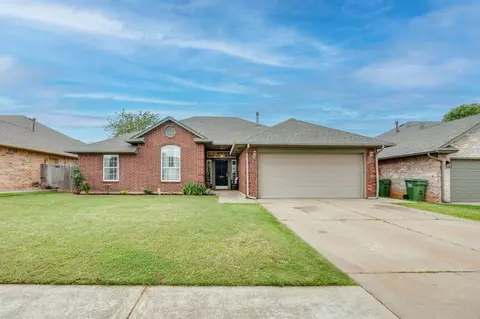 212 Sunrise Dr, Yukon, OK 73099