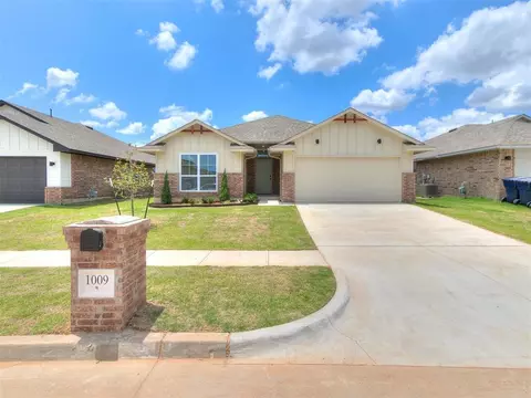1009 Acacia Creek Dr, Yukon, OK 73099