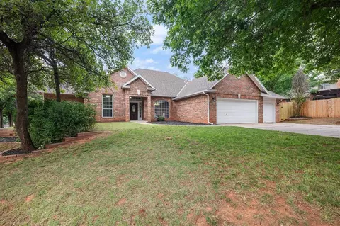 2209 Pawnee Xing, Edmond, OK 73034