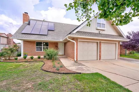 205 S Patterson Dr, Moore, OK 73160