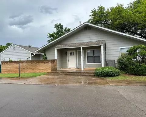 2739 Indian Creek Blvd, Oklahoma City, OK 73120