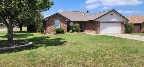 327 NW Adams Ave, Piedmont, OK 73078