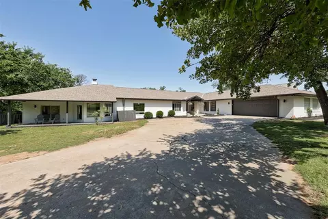 8901 Acre View Dr, Oklahoma City, OK 73151