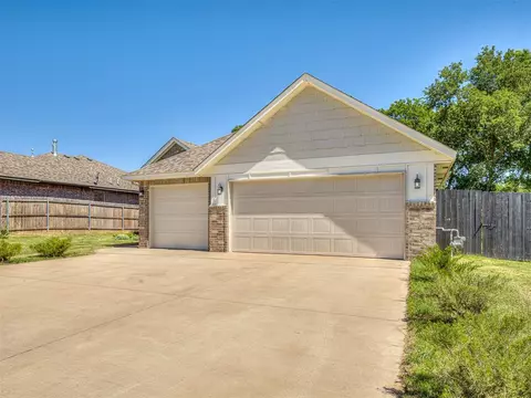 907 River Run Dr, Noble, OK 73068 photo 3