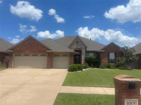 1012 Lanie Ln, Moore, OK 73160