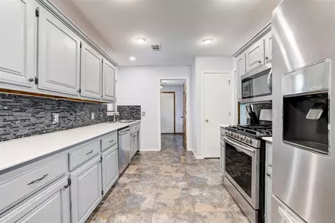 920 N Windermere Dr, Moore, OK 73160 photo 16
